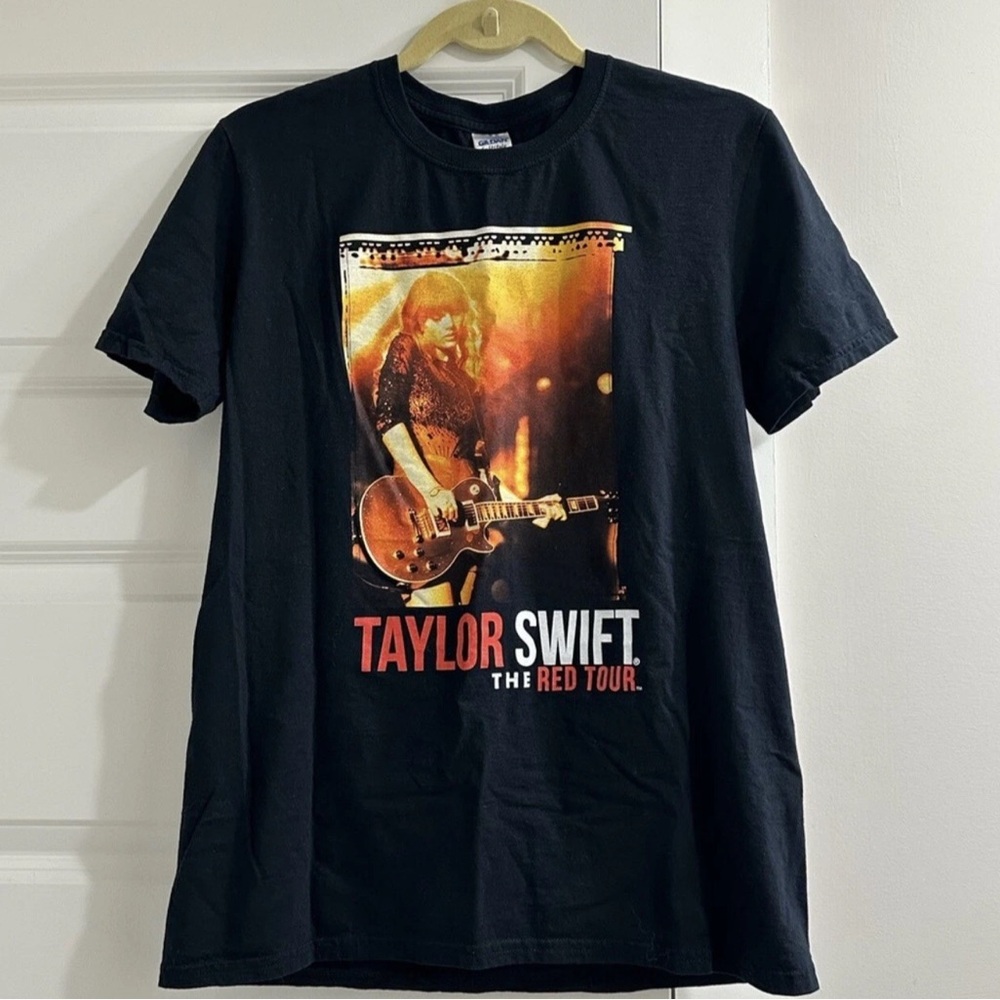 Taylor Swift The Red Tour 2013 2014 Double Sided Short Sleeve Graphic T Shirt M